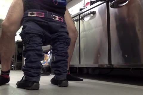 Two dirty knobs poke Bb In The Kitchin Where One Works As