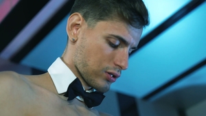menatplay: Seductive Dance for a Stud