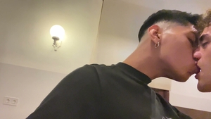 Kitchen fuck ends with raw creampie